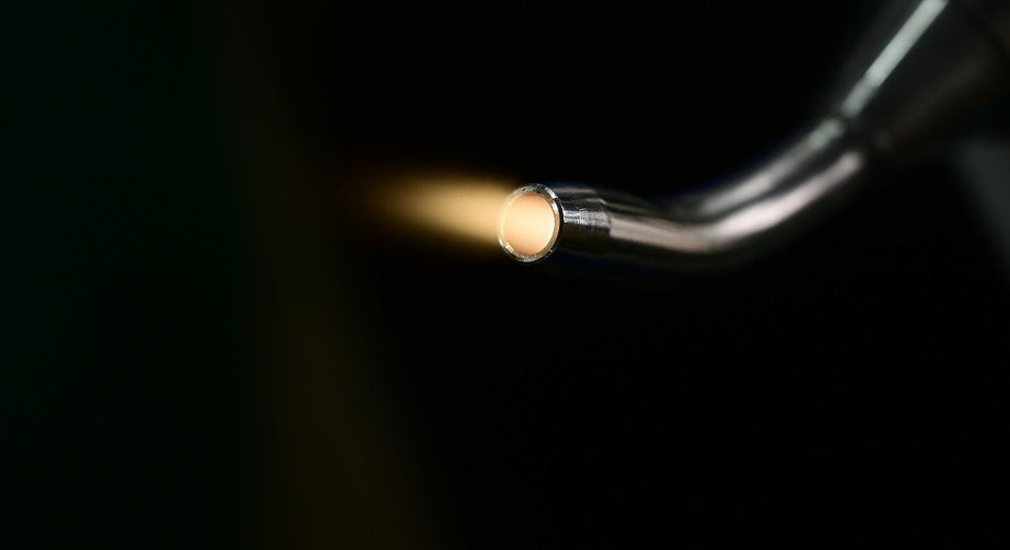 大氣壓低溫等離子體生成方法